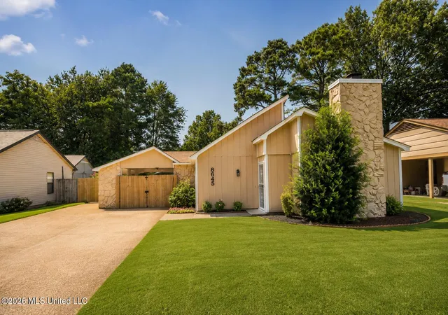 Photo 1 of Sale Pending at 8645 Woodbine Dr, Southaven, MS 38671 | MLS# 4156431 | Listing updated on 2026-09-13