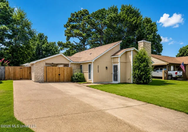 Photo 2 of Sale Pending at 8645 Woodbine Dr, Southaven, MS 38671 | MLS# 4156431 | Listing updated on 2026-09-13
