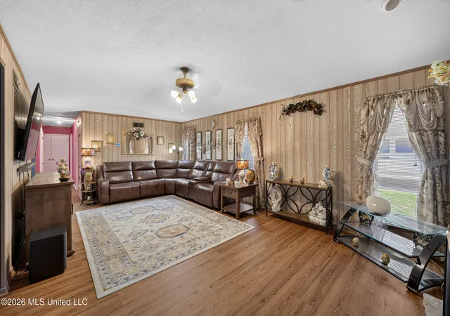 Photo 3 of Sale Pending at 8645 Woodbine Dr, Southaven, MS 38671 | MLS# 4156431 | Listing updated on 2026-09-13
