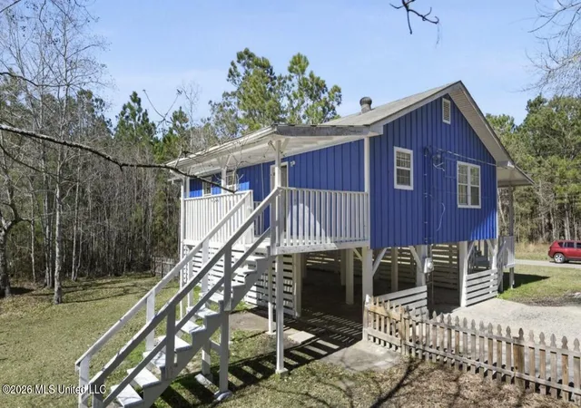 Homes for sale in Bay Saint Louis, MS | 4017 7Th Ave, Bay Saint Louis, MS 39520 | MLS# 4155880