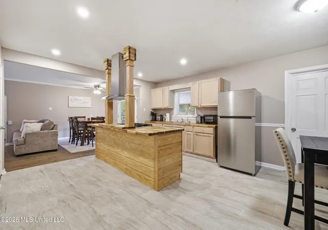 Photo 3 of Sale Pending at 2130 Driftwood Dr, Biloxi, MS 39531 | MLS# 4156036 | Listing updated on 2026-09-17
