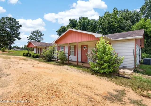 Photo 3 of House for sale at 1461/1463 US 84, Collins, MS 39428 | MLS# 4155904 | Listing updated on 2026-07-27