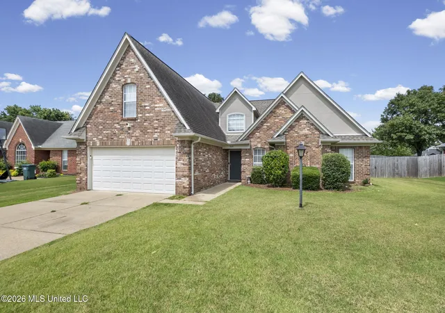 Photo 2 of Single family home for sale at 5681 Carter Dr, Southaven, MS 38672 | MLS# 4156118 | Listing updated on 2026-08-17