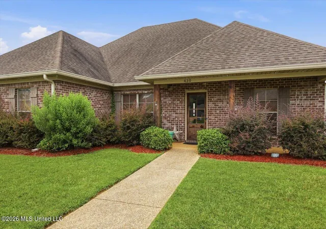 Photo 3 of Single family home for sale at 430 Rolling Hills Cir, Brandon, MS 39042 | MLS# 4155920 | Listing updated on 2026-09-16