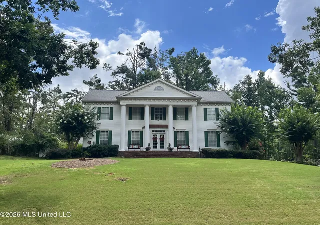 Photo 2 of Single family home for sale at 787 Shady Oaks Cir, Oxford, MS 38655 | MLS# 4155923 | Listing updated on 2026-07-15