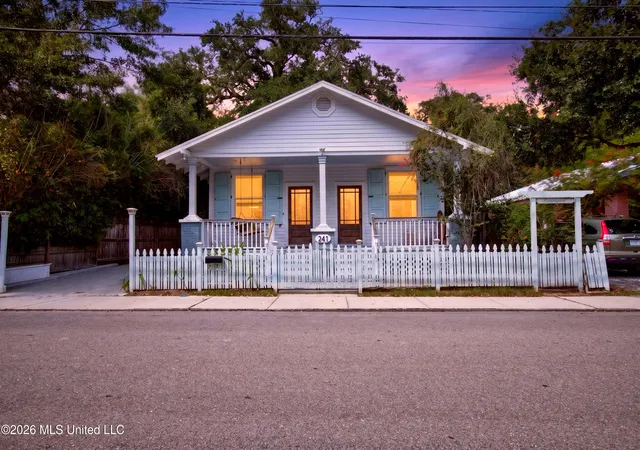 Photo 1 of Single family home for sale at 241 Washington St, Bay Saint Louis, MS 39520 | MLS# 4158493 | Listing updated on 2026-08-07
