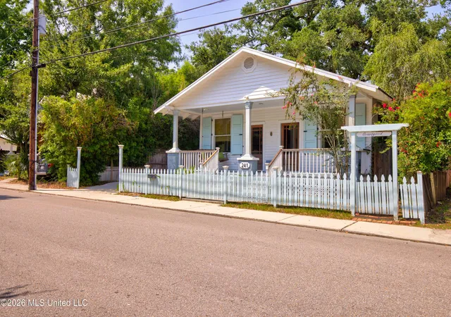 Photo 3 of Single family home for sale at 241 Washington St, Bay Saint Louis, MS 39520 | MLS# 4158493 | Listing updated on 2026-09-21