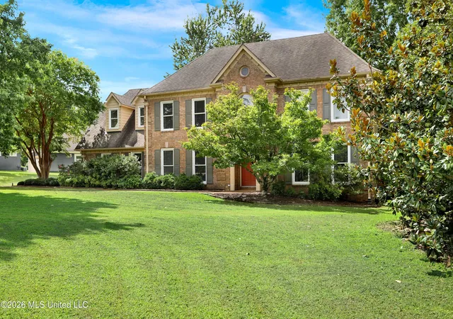 Photo 2 of Sale Pending at 7925 Hunters Crk Dr, Olive Branch, MS 38654 | MLS# 4156025 | Listing updated on 2026-07-30