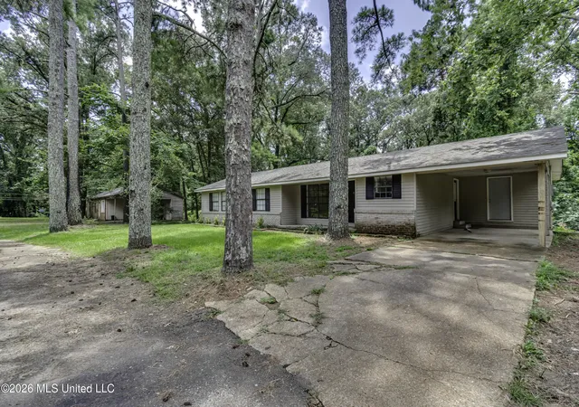 Photo 3 of Sale Pending at 43 Rich Ln, Yazoo City, MS 39194 | MLS# 4156016 | Listing updated on 2026-08-07