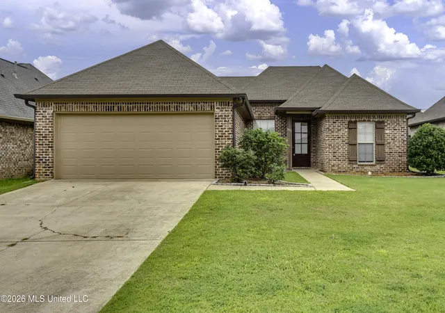 Photo 2 of Single family home for sale at 303 Ridge Pointe Dr, Brandon, MS 39042 | MLS# 4156222 | Listing updated on 2026-09-21