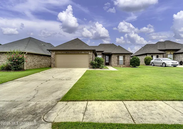 Photo 3 of Single family home for sale at 303 Ridge Pointe Dr, Brandon, MS 39042 | MLS# 4156222 | Listing updated on 2026-09-21