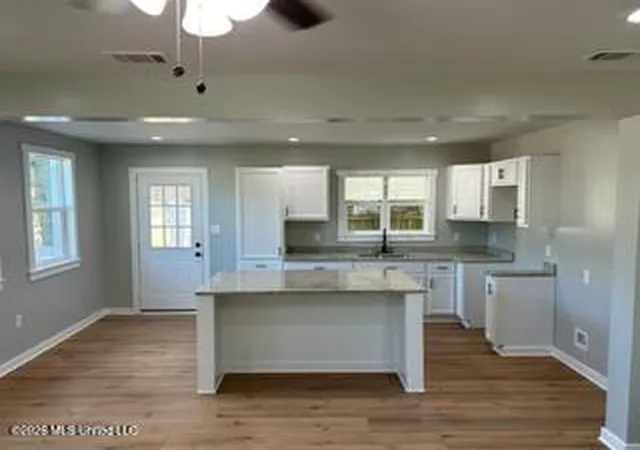 Photo 3 of Single family home for sale at 2011 14th Street, Pascagoula, MS 39567 | MLS# 4156005 | Listing updated on 2026-09-15