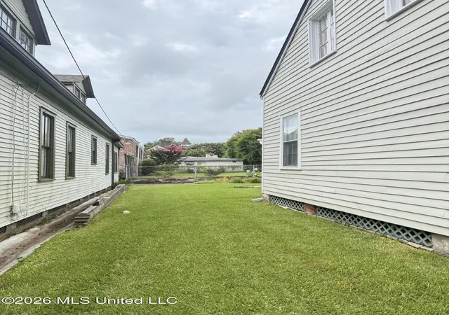 Photo 2 of Single family home for sale at 304 S Rankin St, Natchez, MS 39120 | MLS# 4156008 | Listing updated on 2026-07-20