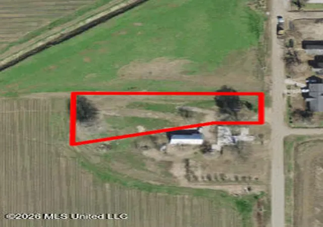 Photo 3 of Manufactured home for sale at 755 W Bobo Rd, Clarksdale, MS 38614 | MLS# 4156123 | Listing updated on 2026-09-10