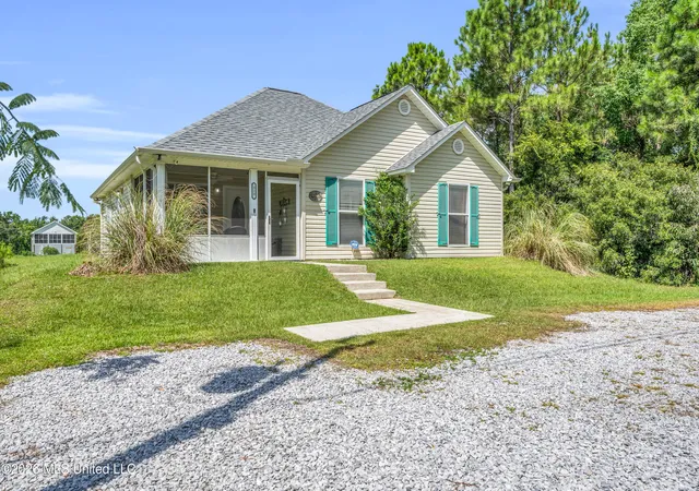 Photo 1 of Single family home for sale at 329 Davis St, Waveland, MS 39576 | MLS# 4156167 | Listing updated on 2026-07-23