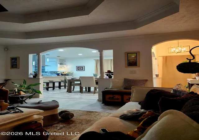 Photo 2 of Sale Pending at 4247 Oak Lake Dr, Jackson, MS 39212 | MLS# 4156044 | Listing updated on 2026-09-18
