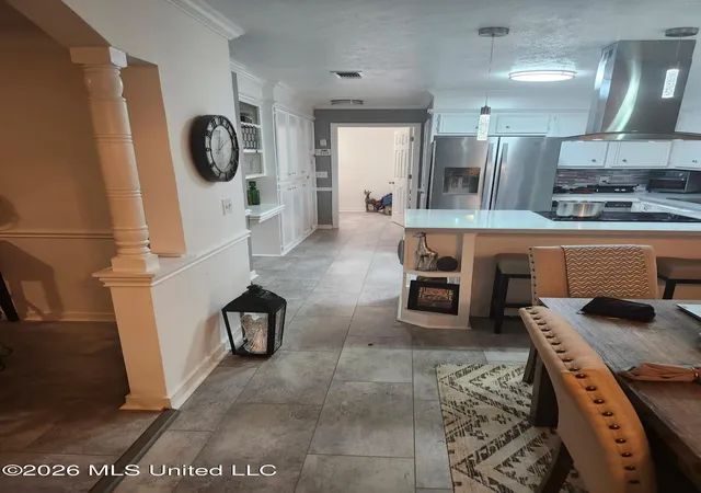 Photo 3 of Sale Pending at 4247 Oak Lake Dr, Jackson, MS 39212 | MLS# 4156044 | Listing updated on 2026-09-18