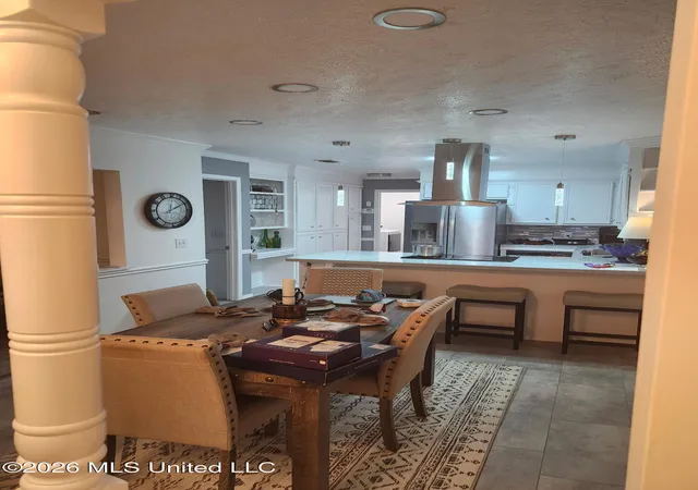 Photo 3 of Sale Pending at 4247 Oak Lake Dr, Jackson, MS 39212 | MLS# 4156044 | Listing updated on 2026-09-18