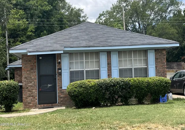 Photo 3 of Sale Pending at 1425 Mary St, Greenville, MS 38701 | MLS# 4156033 | Listing updated on 2026-08-17