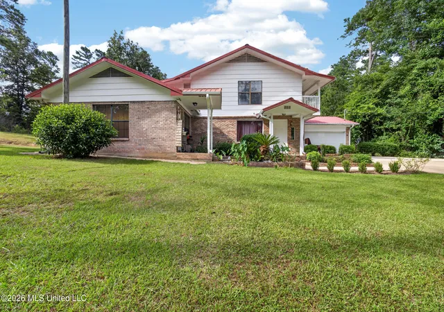 Photo 2 of Single family home for sale at 929 Crooked Crk Rd, Silver Creek, MS 39663 | MLS# 4156039 | Listing updated on 2026-07-23