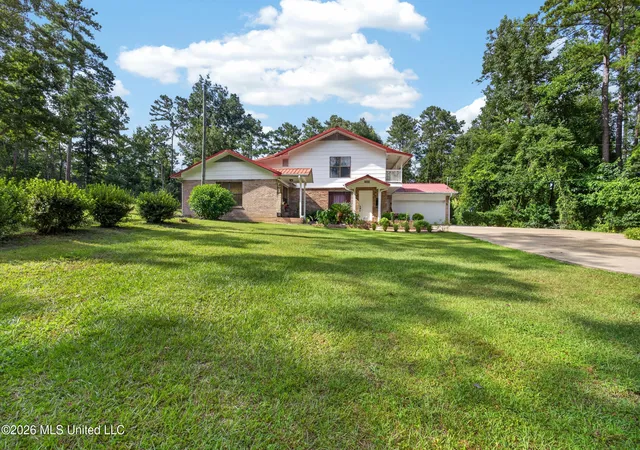 Photo 2 of Single family home for sale at 929 Crooked Crk Rd, Silver Creek, MS 39663 | MLS# 4156039 | Listing updated on 2026-07-23