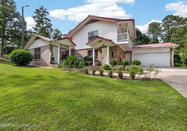 Photo 3 of Single family home for sale at 929 Crooked Crk Rd, Silver Creek, MS 39663 | MLS# 4156039 | Listing updated on 2026-07-23