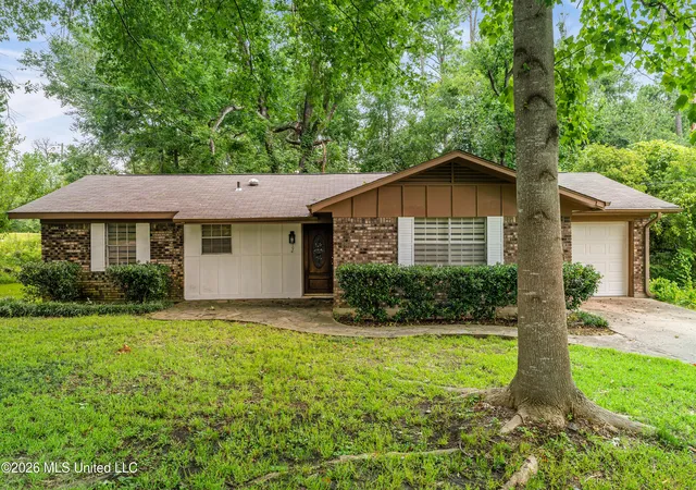Single family home for sale at 100 Virginia Dr, Hattiesburg, MS 39401 | MLS# 4156050