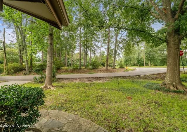Photo 3 of Single family home for sale at 100 Virginia Dr, Hattiesburg, MS 39401 | MLS# 4156050 | Listing updated on 2026-09-15