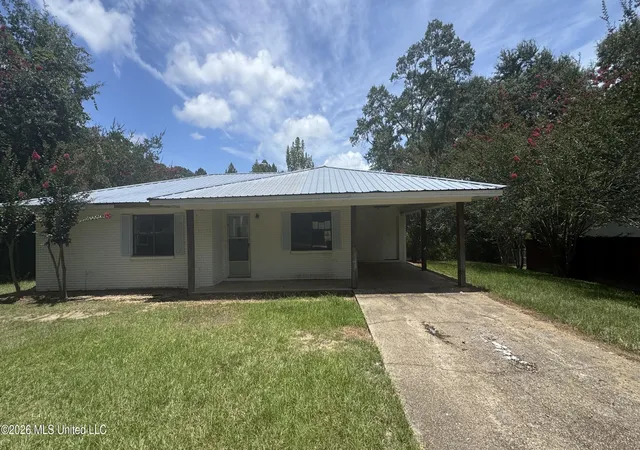 Photo 1 of Single family home for sale at 305 Shady Oak St, Raleigh, MS 39153 | MLS# 4156102 | Listing updated on 2026-09-18