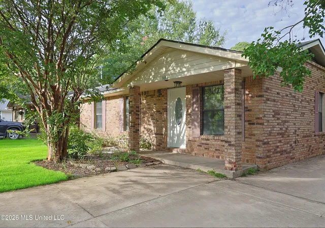 Photo 2 of Single family home for sale at 906 Belair St, Pascagoula, MS 39567 | MLS# 4156609 | Listing updated on 2026-09-11