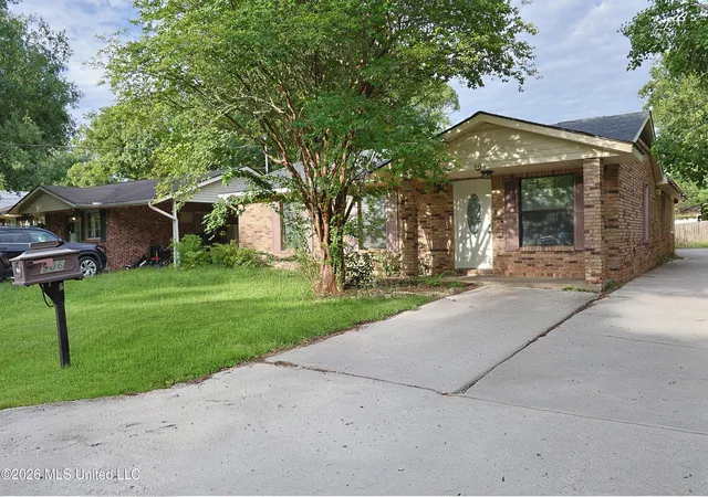 Photo 3 of Single family home for sale at 906 Belair St, Pascagoula, MS 39567 | MLS# 4156609 | Listing updated on 2026-09-11