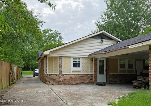 Photo 4 of Single family home for sale at 906 Belair St, Pascagoula, MS 39567 | MLS# 4156609 | Listing updated on 2026-10-04