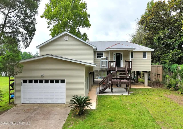 Photo 2 of Single family home for sale at 4511 Lynn Dr, Biloxi, MS 39532 | MLS# 4156105 | Listing updated on 2026-08-28