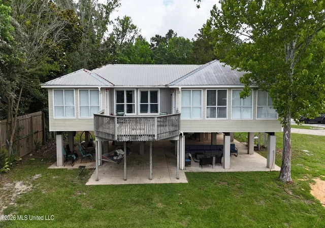 Photo 3 of Single family home for sale at 4511 Lynn Dr, Biloxi, MS 39532 | MLS# 4156105 | Listing updated on 2026-08-28