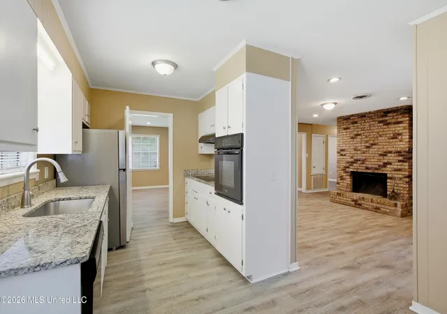 Photo 4 of Sale Pending at 5406 Suffolk Dr, Jackson, MS 39211 | MLS# 4156474 | Listing updated on 2026-09-15