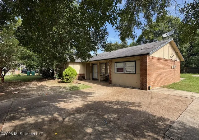 Photo 2 of Sale Pending at 534 N Forest Dr, Gulfport, MS 39507 | MLS# 4156090 | Listing updated on 2026-09-02