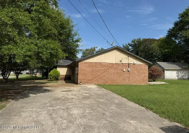 Photo 3 of Sale Pending at 534 N Forest Dr, Gulfport, MS 39507 | MLS# 4156090 | Listing updated on 2026-09-02