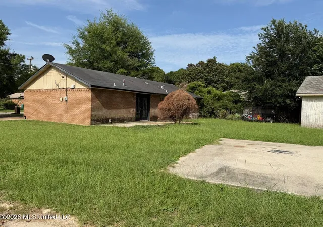 Photo 3 of Sale Pending at 534 N Forest Dr, Gulfport, MS 39507 | MLS# 4156090 | Listing updated on 2026-09-02