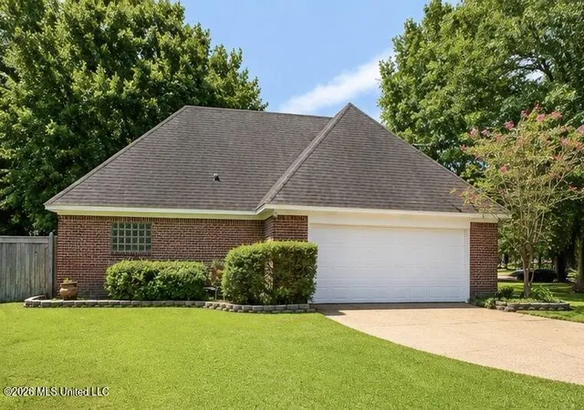 Photo 3 of Sale Pending at 101 Stonebridge Ln, Clinton, MS 39056 | MLS# 4156891 | Listing updated on 2026-08-23