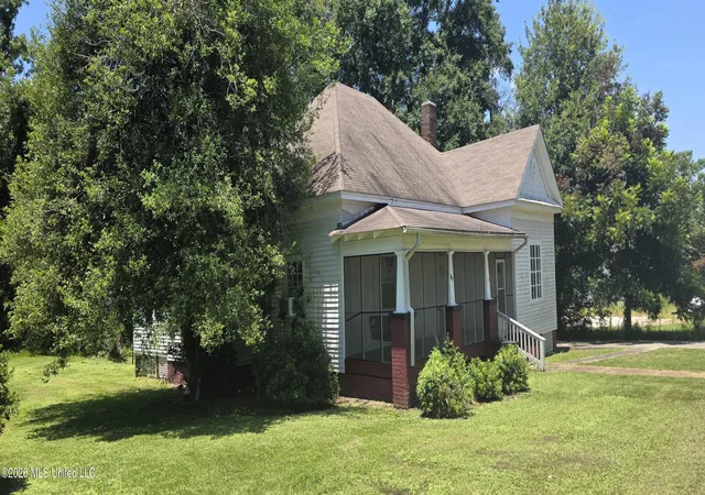 Photo 1 of Sale Pending at 425 Cameron St, Mc Comb, MS 39648 | MLS# 4156204 | Listing updated on 2026-09-03
