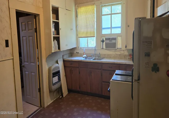 Photo 3 of Sale Pending at 425 Cameron St, Mc Comb, MS 39648 | MLS# 4156204 | Listing updated on 2026-09-03