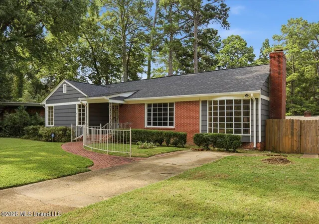 Photo 2 of Single family home for sale at 1037 Cedar Hl Dr, Jackson, MS 39206 | MLS# 4156977 | Listing updated on 2026-08-03