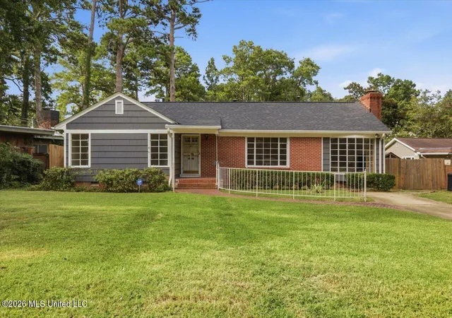 Photo 3 of Single family home for sale at 1037 Cedar Hl Dr, Jackson, MS 39206 | MLS# 4156977 | Listing updated on 2026-08-03