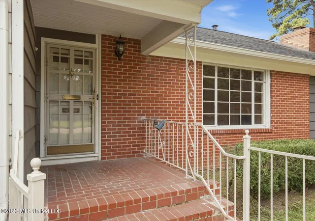 Photo 3 of Single family home for sale at 1037 Cedar Hl Dr, Jackson, MS 39206 | MLS# 4156977 | Listing updated on 2026-08-03