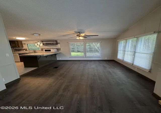 Photo 3 of Sale Pending at 88 Embry Rd, Byhalia, MS 38611 | MLS# 4156189 | Listing updated on 2026-08-02