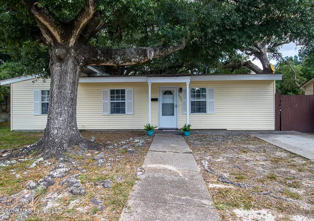 Photo 1 of Single family home for sale at 492 Central Ave, Gulfport, MS 39507 | MLS# 4156454 | Listing updated on 2026-09-03