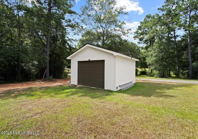 28th image of 216 E Mccormick Dr, Richton, MS 39476 | MLS# 4156317