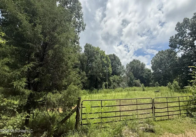 Photo 2 of Land for sale at Matthews Dr, Byhalia, MS 38611 | MLS# 4156238 | Listing updated on 2026-07-17