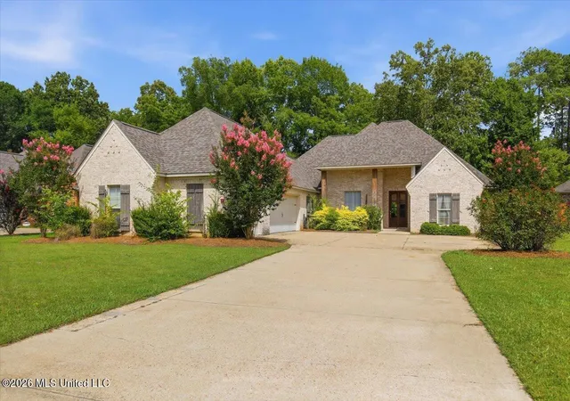 Photo 1 of Single family home for sale at 230 Grayhawk Dr, Madison, MS 39110 | MLS# 4157607 | Listing updated on 2026-08-14