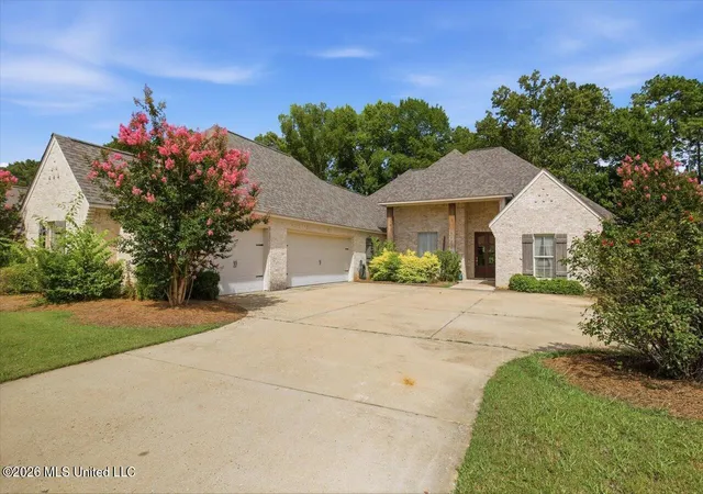 Photo 2 of Single family home for sale at 230 Grayhawk Dr, Madison, MS 39110 | MLS# 4157607 | Listing updated on 2026-08-14